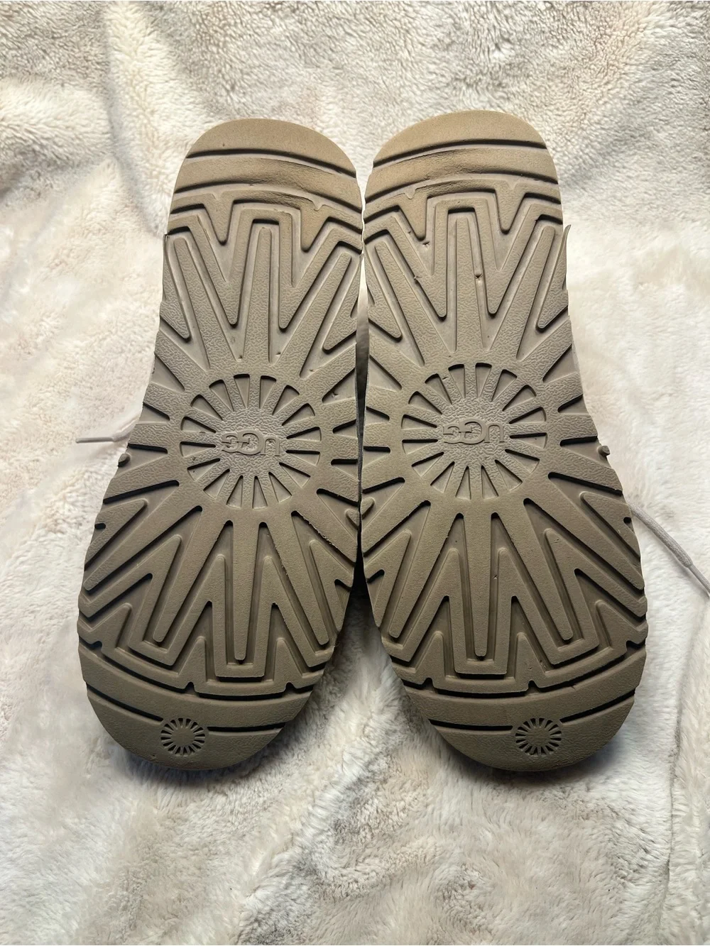 Uggs womens size 10
